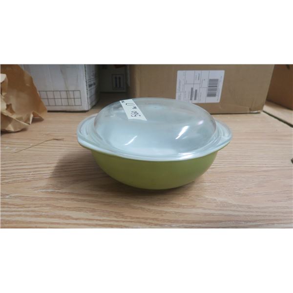 Pyrex 2 qt casserole dish with lid, green