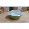 Image 1 : Pyrex 2 qt casserole dish with lid, green