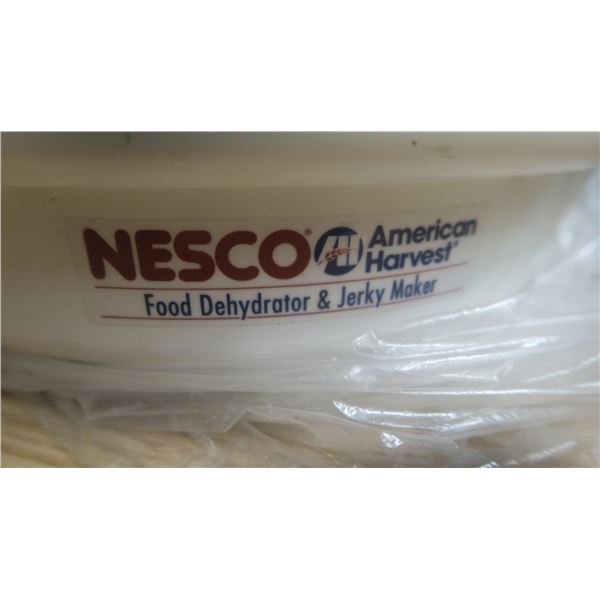 Nesco food dehydrator & jerky maker