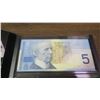 Image 5 : Lasting Impressions Bank of Canada set of 2 $5 Uncirculated Bank Notes with Identical Serial Numbers