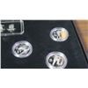 Image 9 : 12-coin Vancouver Winter Olympic Games Sterling Silver 25 Cents and one Ounce Silver Bar Set. Very f