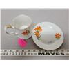 Image 2 : Saskatchewan Lily cup and 4” dessert plate, Royal Windsor Bone China
