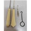 Image 3 : Lot of glove hooks and button hooks