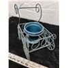 Image 5 : Shawnee flowerpot in metal stand