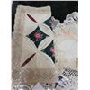 Image 3 : Lot of vintage doilies with cloth centres (11)