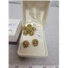 Image 2 : Boxed set Eaton’s gold tone and yellow rhinestone clip earrings, mint in box
