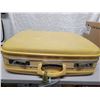 Image 1 : Vintage yellow leather suitcase by Camero, in good condition