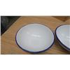 Image 4 : 5 enamel bowls white with blue rims