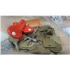 Image 16 : misc novelty items