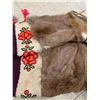 Image 3 : VINTAGE BEADED MUKLUKS