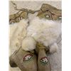 Image 2 : VINTAGE BEADED MUKLUKS