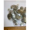 Image 2 : LARGE LOT OF NOS POCKET WATCH AND WRIST WATCH LENSES