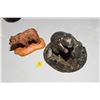 Image 1 : Carved bar & pottery beaver