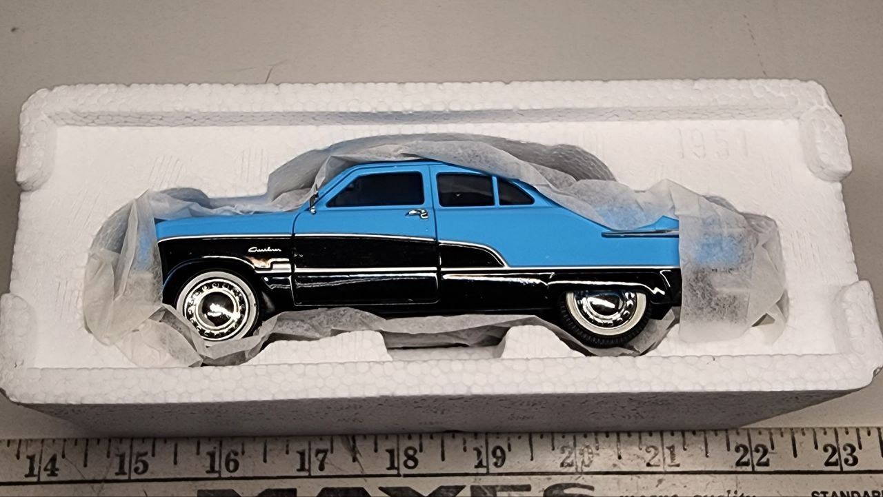 National Motor Museum Mint Certified Die Cast 1951 Ford CRESTLINER