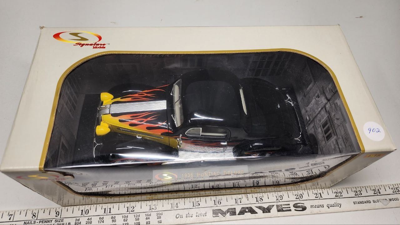Die Cast Signature Models 1936 Fiery Yellow Black PONTIAC Delux Hot die-cast-signature-models-1936-fiery-yellow-black-pontiac-delux-hot