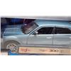 Image 3 : Die Cast - Maisto Collectable - 2007 Silver CHRYSLER 300C (Hemi) - 1:18 Scale