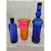 Image 5 : 2 old blue bottles & vases