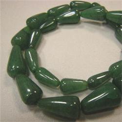 305 CTS ENHANCED EMERALD BRIOLETTE STRAND 20x11-15x6 MM - 18 INCHES - TEMPORARY CLASP