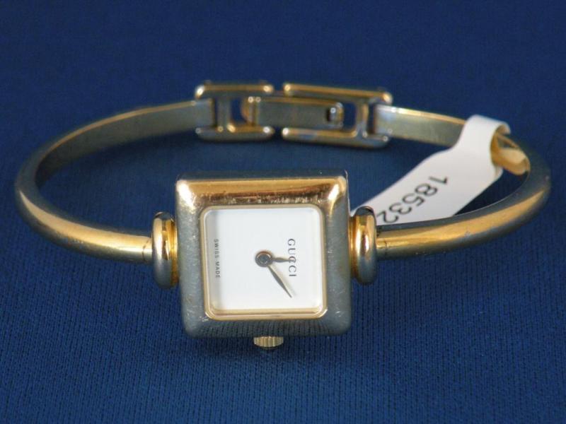Ladies Gucci Watch 1900l Gold Tone