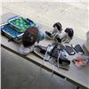 Image 1 : FOLDING BACKPACK CHAIR, SNOWBOARD BINDINGS, SIZE 1 HOCKEY SKATES AND FENCING MASK