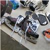 Image 2 : FOLDING BACKPACK CHAIR, SNOWBOARD BINDINGS, SIZE 1 HOCKEY SKATES AND FENCING MASK