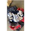 Image 8 : BAUER HOCKEY PADS AND STICK
