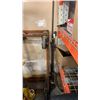 Image 1 : 3 PIPE CLAMPS