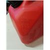 Image 8 : 2 PLANTERS AND 3 GAS CANS