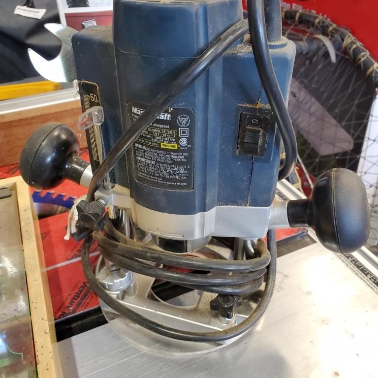 MASTERCRAFT PLUNGE ROUTER WITH 50 PC ROUTER SET