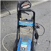 Image 2 : POWERSTROKE 2000PSI ELECTRIC PRESSURE WASHER WORKING WITH 5 ATTACHMENTS