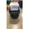 Image 1 : 10 TOTES WITH BUILT IN LIDS