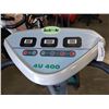 Image 3 : KWIKFIT 4U 400 WHOLE BODY VIBRATION MACHINE - WORKING
