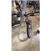 Image 10 : BEIGE NORCO BIKE AND FOLDING WALKER