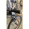 Image 8 : BEIGE NORCO BIKE AND FOLDING WALKER