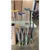 Image 2 : LOT OF MECHANIC CREEPER AND CRUTCHES