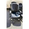 Image 2 : 8 GAS LIFT OFFICE CHAIRS VARYING TYPES AND CONDITION