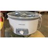 Image 3 : KITCHENAID COFFEE MAKER, BLACK AND DECKER SLOW COOKER, PYREX BAKING DISH WITH LID, BAKING PANS, TUPP