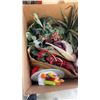 Image 2 : BOX OF ARTIFICIAL FLORALS