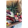 Image 3 : BOX OF ARTIFICIAL FLORALS