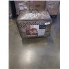 Image 1 : NEW MADISON PARK 7 PIECE QUEENS SIZE COMFORTER SET