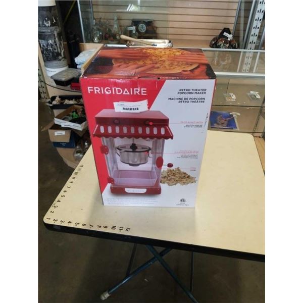 FRIGIDAIRE RETRO THEATER POPCORN MAKER IN BOX