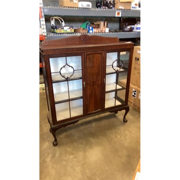 VINTAGE GLASS DOOR LOCKING CURIO CABINET WITH GALLERY AND 3 KEYS