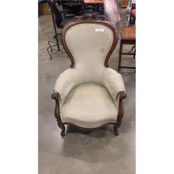 VINTAGE QUEEN ANNE ARM CHAIR