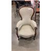 Image 1 : VINTAGE QUEEN ANNE ARM CHAIR