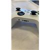 Image 3 : XBOX X WIRELESS CONTROLLER, ROBOT WHITE, FOR XBOX ONE, SERIES X/S, WINDOWS 10 - TESTED WORKING, RETA