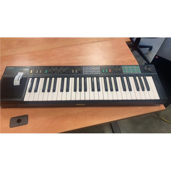 YAMAHA PSR-12 KEYBOARD - WORKING, WITH POWER SUPPLY