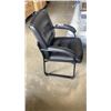 Image 3 : BLACK ROLLING GAS LIFT OFFICE CHAIR AND BLACK RECEPTION CHAIR