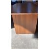 Image 3 : CONFERENCE TABLE