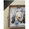 Image 2 : TRAY OF JEWELRY , NECKLACES, ROSARY