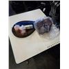 Image 1 : STROBE LIGHT, CANDLES, DECORATIVE TRAY